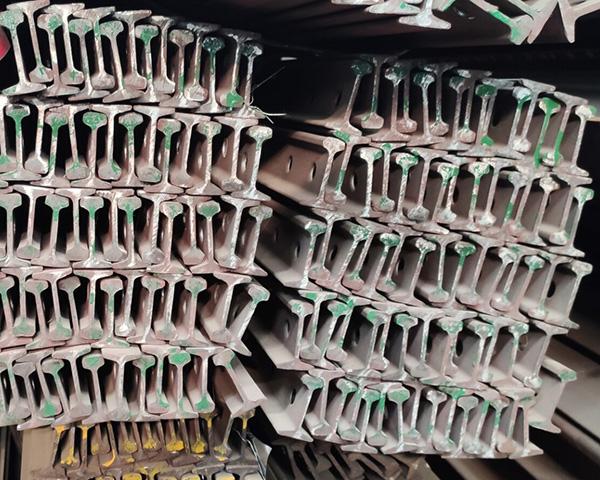 昨日,一批木轨枕发往山西朔州某矿业集团